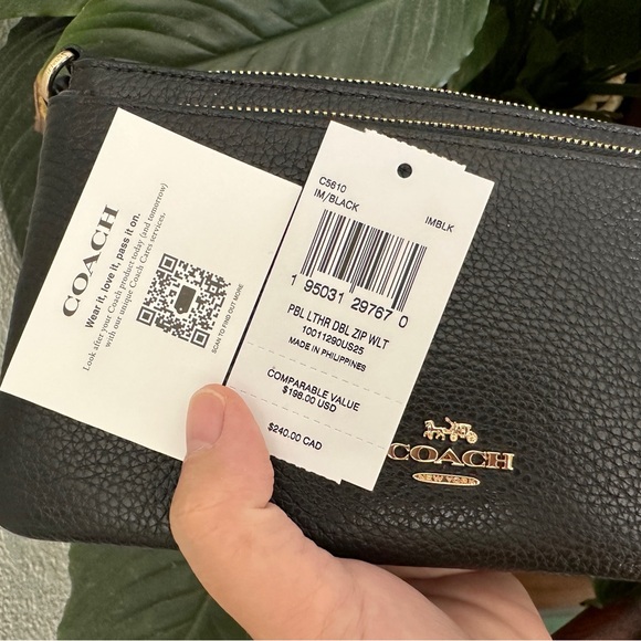 NWT - COACH Double Zip Wallet - Refined Pebble Leather - Gold/Black - Picture 15 of 15